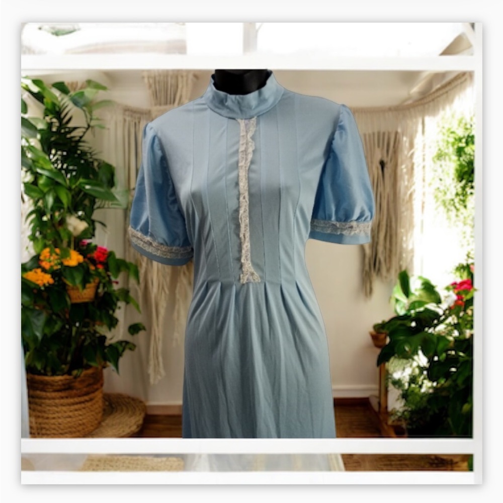 VTG Stunning Blue MockNeck Victorian Dress White Lace Detail -Handmade Sz XL-EUC